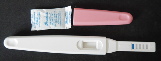 حساسیت Hcg Urine Rapid Test Cassette/ Strip/ Pen Kit 5-15 دقیقه زمان خواندن 24 ماه