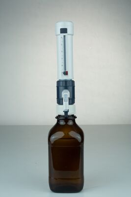 تجهیزات پردازش مایعات با دقت بالا برای استفاده از مواد شیمیایی و واکنش دهنده آزمایشگاهی